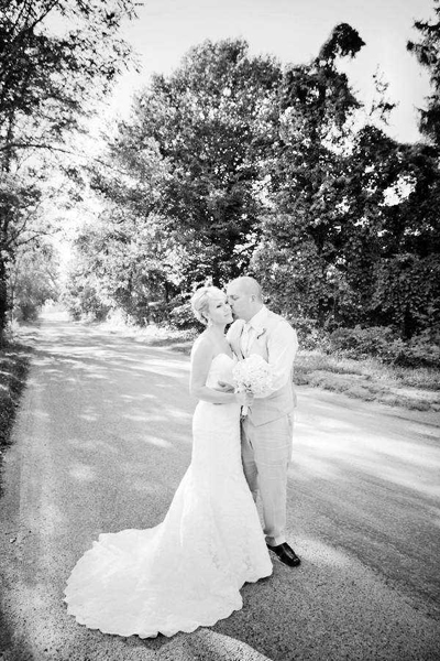  - rustic-barn-wedding-in-michigan-shannon-and-todd-20009_low