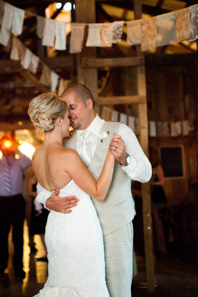  - rustic-barn-wedding-in-michigan-shannon-and-todd-20065_low