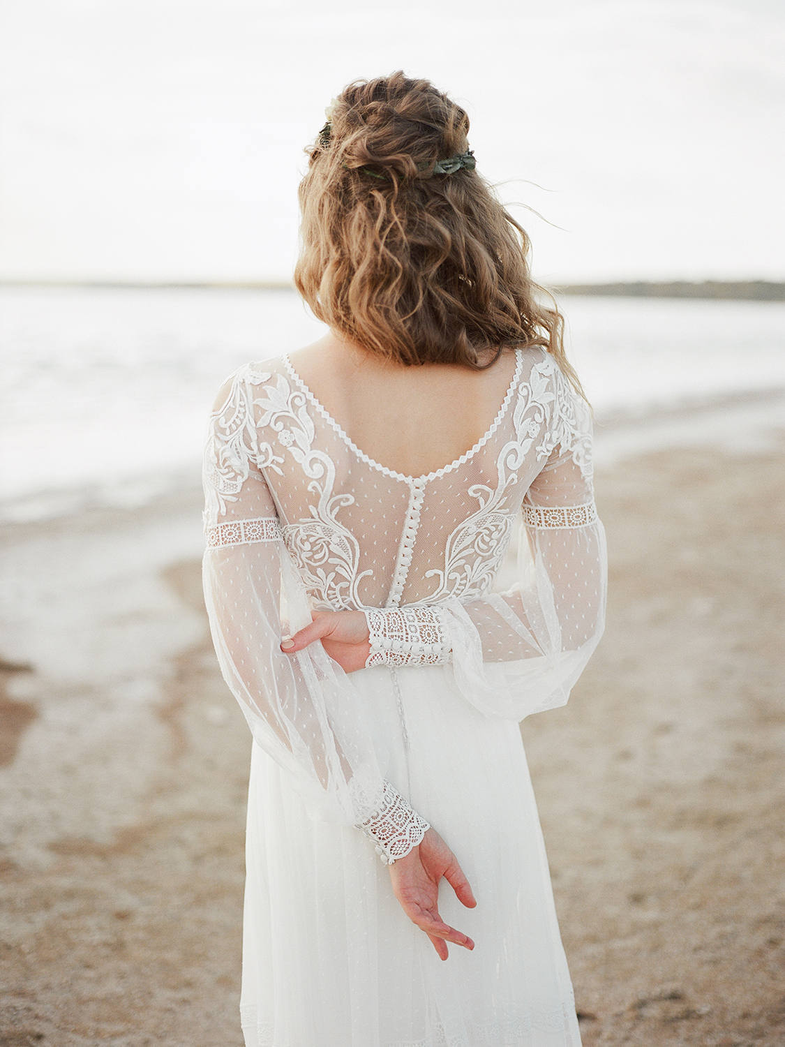 10 Breathtaking Long Sleeve Wedding Gowns