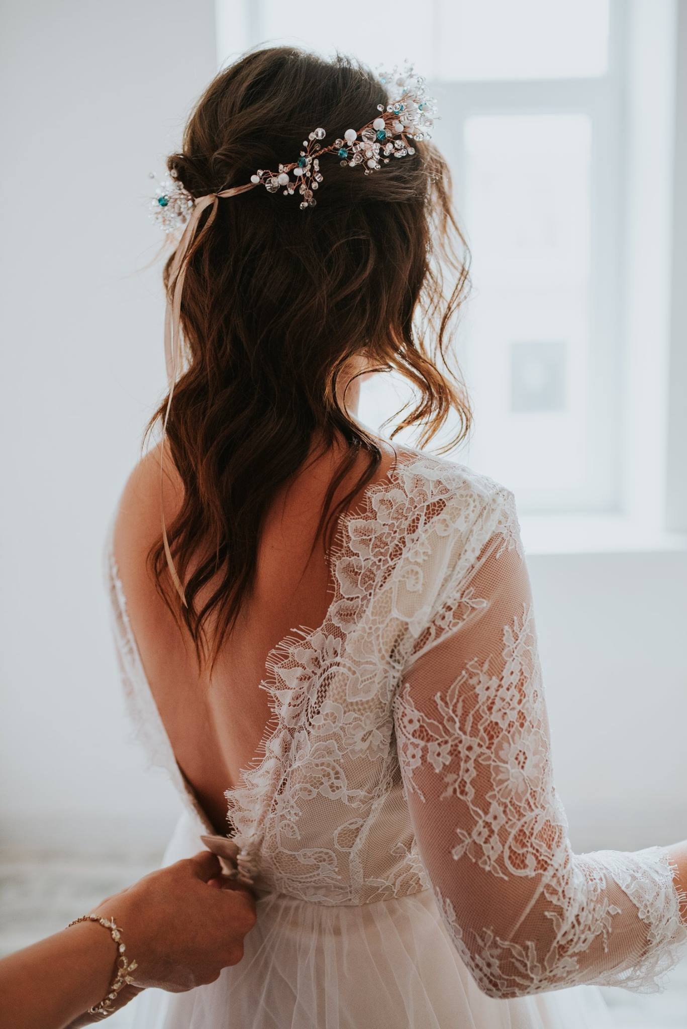 10 Beautiful Lace Wedding Dresses From Etsy