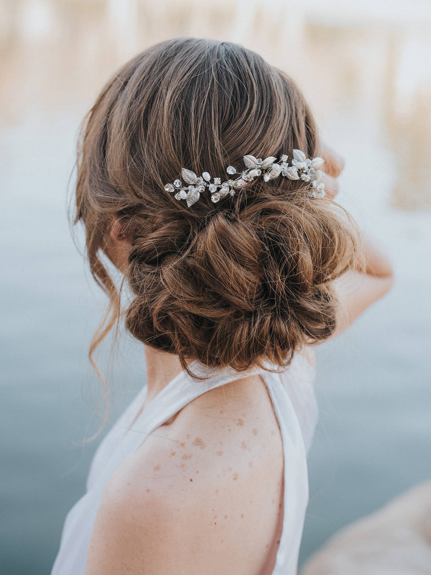 10 Dainty and Elegant Bridal Hairpieces From Etsy