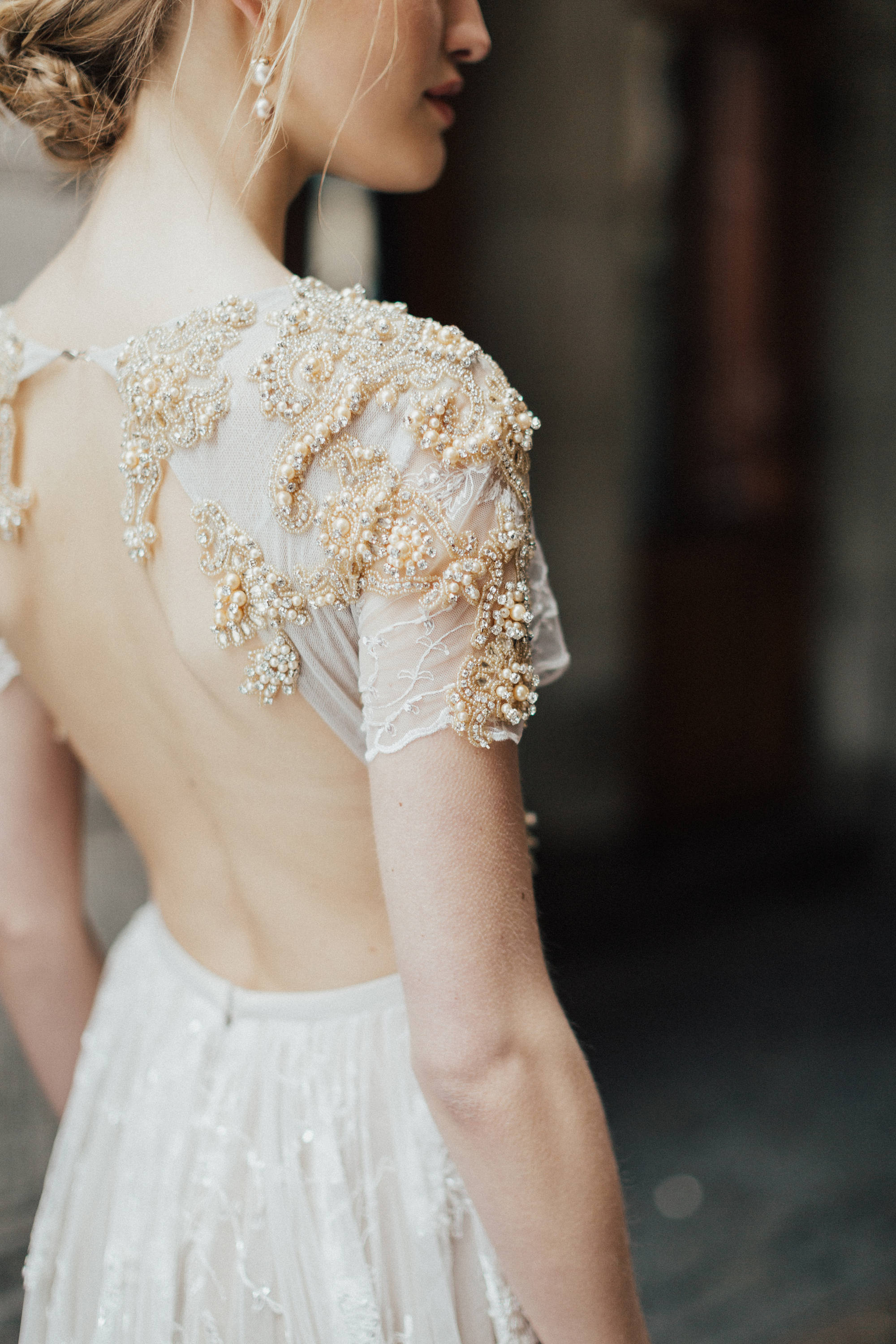 these-8-embroidered-wedding-dresses-will-take-your-breath-away