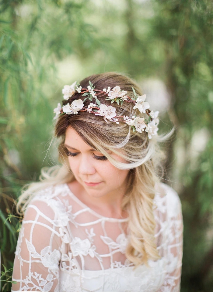 10 Dainty and Elegant Bridal Hairpieces From Etsy