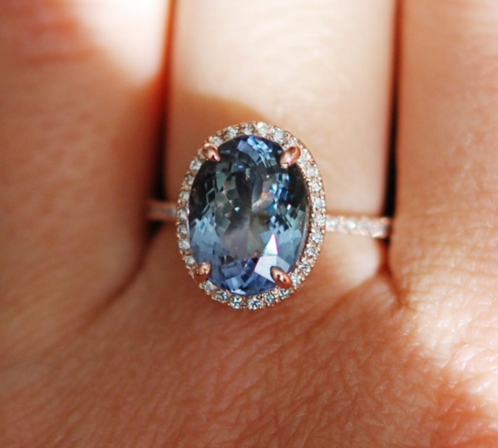 8 Breathtaking Engagement Rings From Etsy